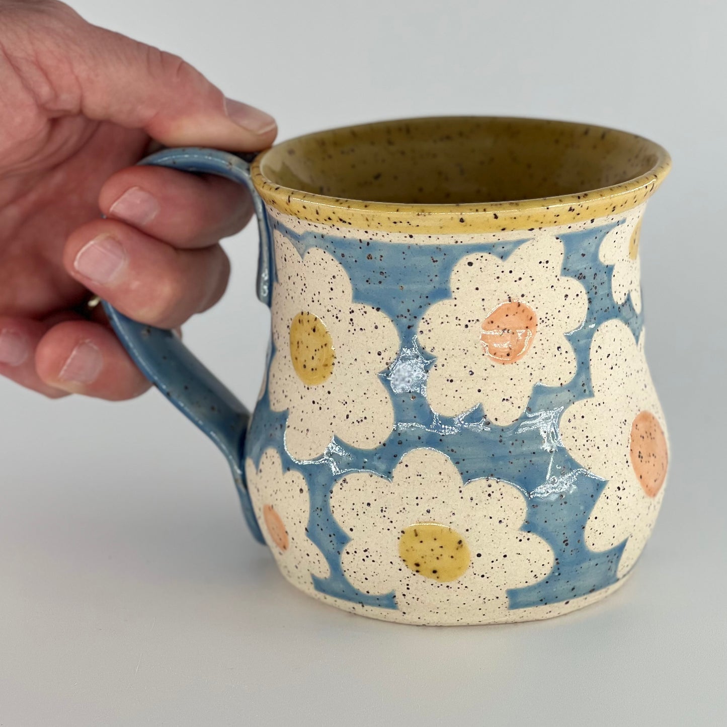 16 oz. Daisy Mug